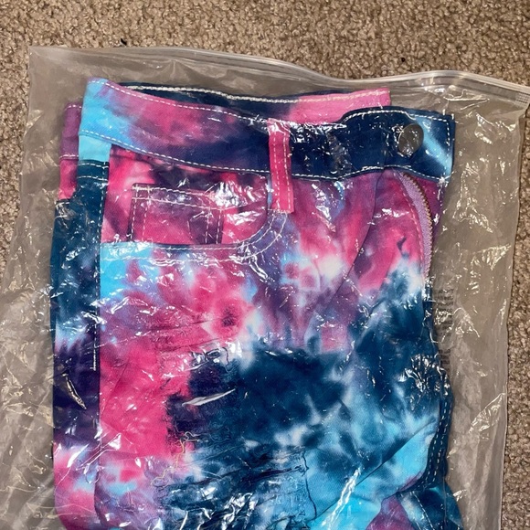 Tie-dye ripped shorts - Picture 3 of 3